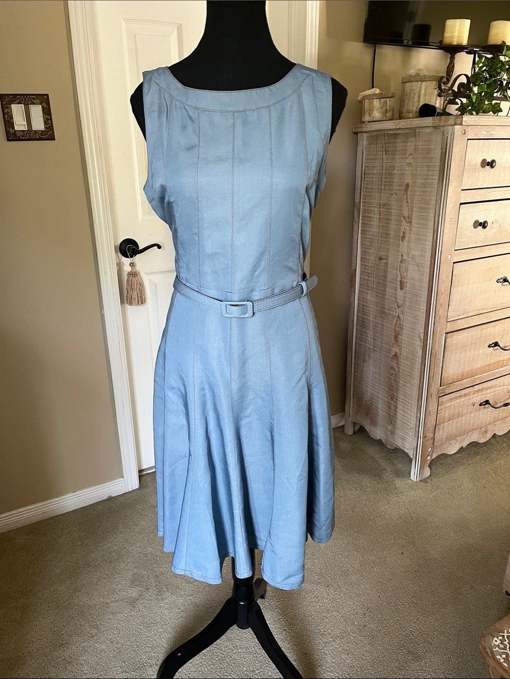 Women's Light Blue Sleeveless Belted Midi Dress